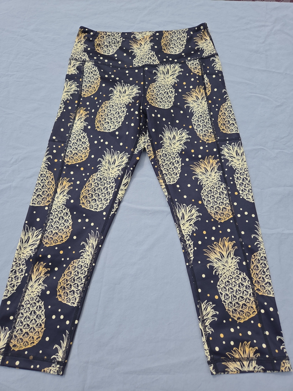 Constantly Varied Gear Fineapple Capris S EUC